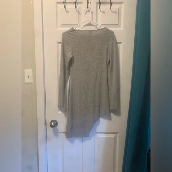 Robe - Picture 5 of 5